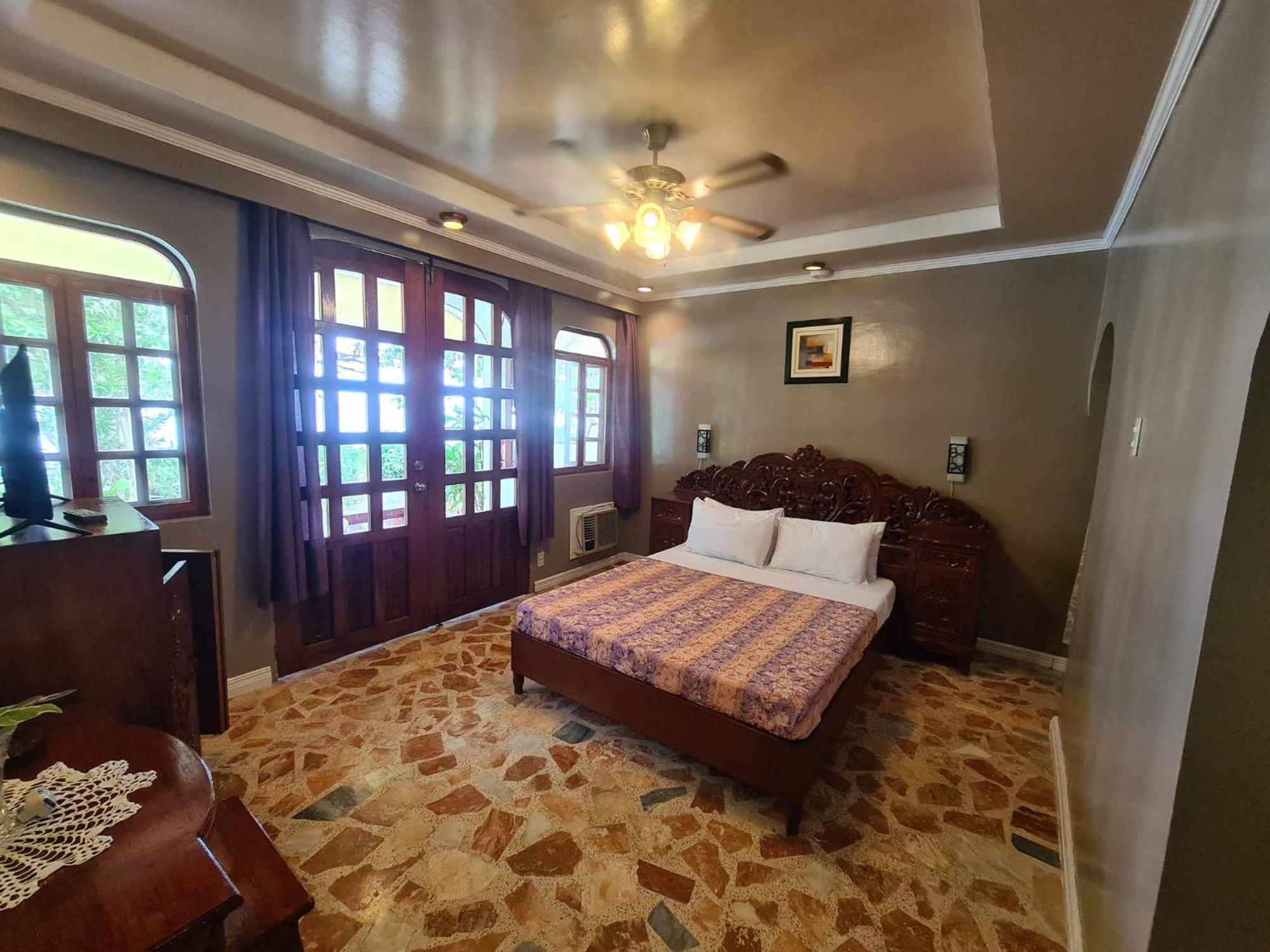 Blue Crystal Beach Resort Puerto Galera Eksteriør billede