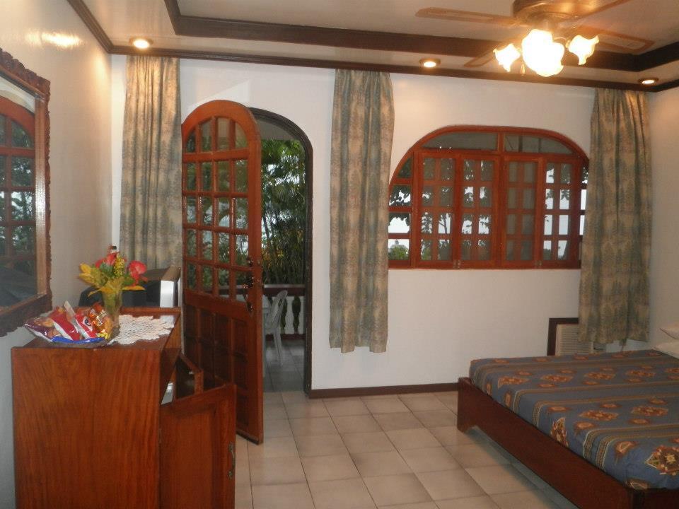 Blue Crystal Beach Resort Puerto Galera Eksteriør billede